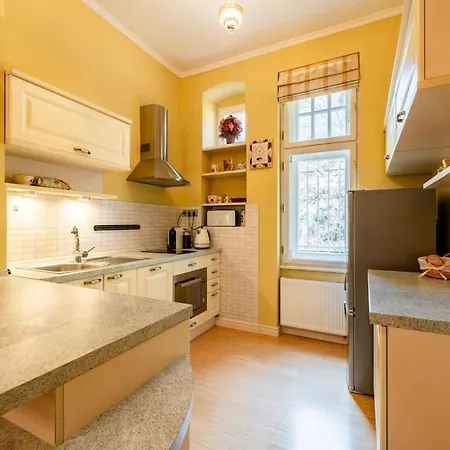 Luxury Charles Iv Apartment *